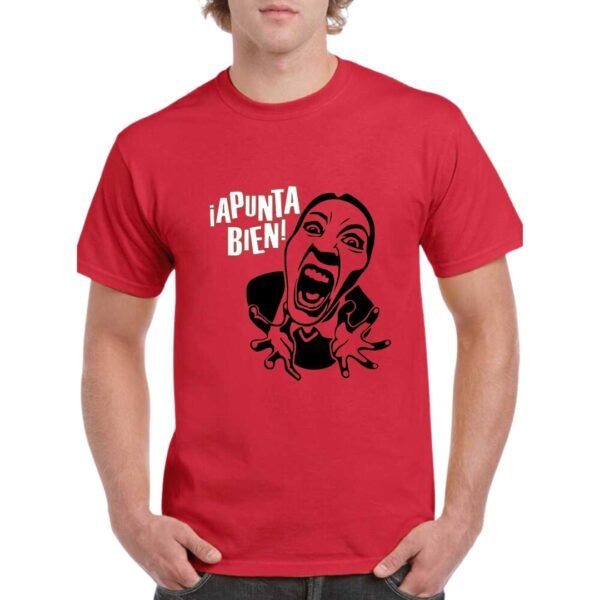 Camiseta manga corta de algodón de color rojo personalizada con la cara de una señora vociferando "APUNTA BIEN"