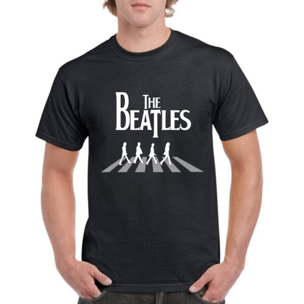 Camiseta de algodón de color negro personalizada con la imagen de los 4 Beatles cruzando un paso de peatones
