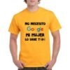 Camiseta de color naranja personalizada con el logo de google y la ironica frase de "no necesito google mi mujer lo sabe todo"