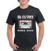 Camiseta color negro personalizada con la imagen de una casette, el nombre del ULTIMO DE LA FILA y GIRA 2026