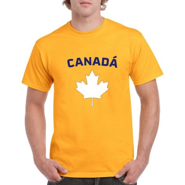 Camiseta unisex algodon de color naranja personalizada con la iconica hoja de la bandera de Canada y la palabra CANADÁ