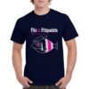 Camiseta unisex de color azul marino personalizada con el nombre del famoso grupo español FITO & FITIPALDIS y el dibujo de un pez rockero caracterizado con la boina y pendientes del gran FITO