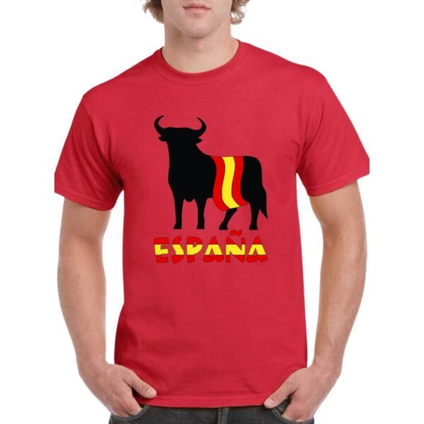 Camiseta unisex de color rojo personalizada con el iconico simpolo español del TORO DE OSBORNE envuelto en la bandera de ESPAÑA