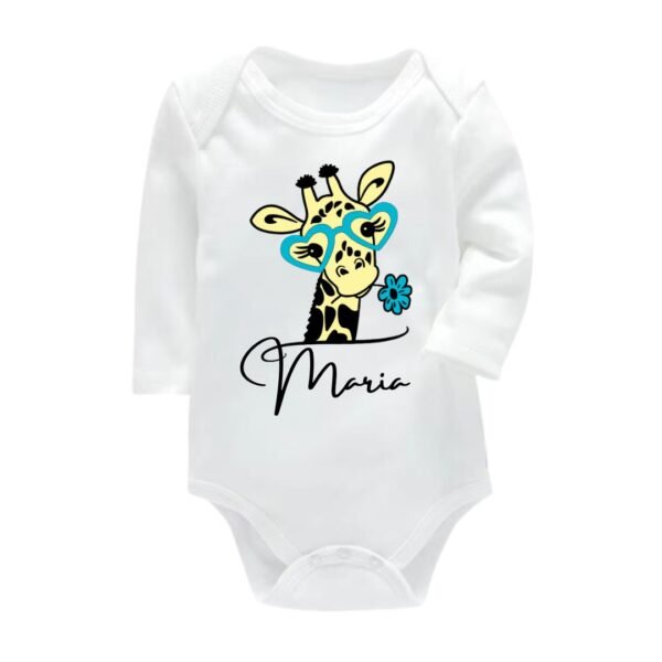 Body de manga larga para bebe de algodón color blanco, personalizado con la imagen de una jirafa muy cuqui y el nombre del niño o niña.
