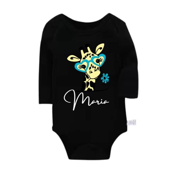 Body de manga larga para bebe de algodón color negro, personalizado con la imagen de una jirafa muy cuqui y el nombre del niño o niña.