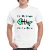 Camiseta unisex de color blanco personalizada con el nombre del grupo mitico EL ULTIMO DE LA FILA con la tipografia de uno de sus grandes album y una raspar con la cabeza y la cola de color verde agua