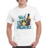 Camiseta unisex de color blanco personalizada con una ilustracion caricaturesca de un vaso con cubitos de hielo y una botella de bourbon JACK DANIELS