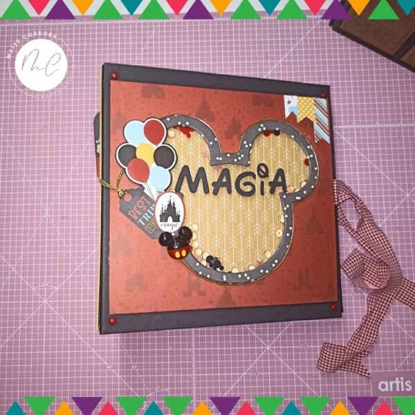 Portada de Album de scrapbooking diseñado con la temática Disney