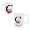 Taza cerámica de color blanco personalizable con el nombre de mujer y su inicial con unos ornamentos florales