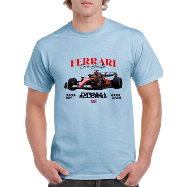 Camiseta algodón de color azul celeste personalizada con el Ferrari 2025 de Lewis Hamilton
