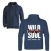 Sudadera unisex de color azul marino con cremallera frontal y capucha, personalizada con la frase WILD SOUL WILL NEVER DIE y la imagen de la mirada de un tigre