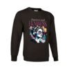 Sudadera clásica de color negro personalizada con una ilustracion grafica de una chica con unos auriculares y la frase "flawless and fearless" IMPECABLE Y VALIENTE