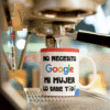 Taza cerámica blanca de 11 onzas, personalizada con la frase irónica "No necesito Google mi mujer lo sabe todo" conjuntamente con la imagen de la señora. Todo esto con los colores clasicos de google