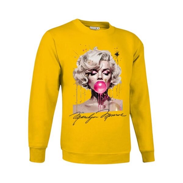 Sudadera unisex amarilla con ilustración artística de una mujer rubia soplando una pompa de chicle rosa, MARILYN MONROE, con estilo de pintura salpicada y detalles modernos.