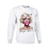 Sudadera unisex blanca con ilustración artística de una mujer rubia soplando una pompa de chicle rosa, MARILYN MONROE, con estilo de pintura salpicada y detalles modernos.