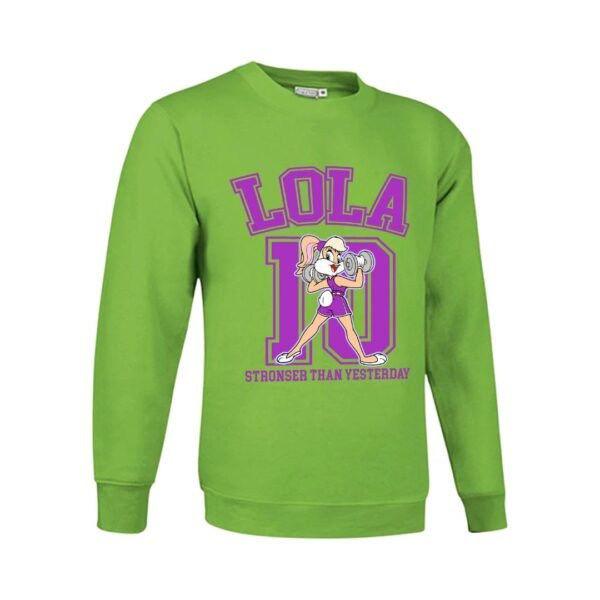Sudadera verde pistacho para mujer con diseño Lola Bunny Fitness en tonos morados, con el texto “Stronger Than Yesterday”. Sudadera personalizable con nombre, confeccionada en mezcla de poliéster y algodón, ideal para regalar o lucir un estilo deportivo y divertido.