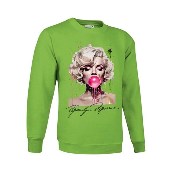 Sudadera unisex verde pistacho con ilustración artística de una mujer rubia soplando una pompa de chicle rosa, MARILYN MONROE, con estilo de pintura salpicada y detalles modernos.