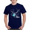 Camiseta azul marino con ilustración estilo caricatura de Fito Cabrales tocando guitarra eléctrica azul y texto “Fito & Fitipaldis” en color azul.