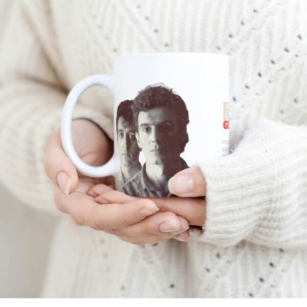 Compra la taza de El Último de la Fila Gira 2026. Diseño exclusivo, ideal para fans de la música española. Envíos a toda España.