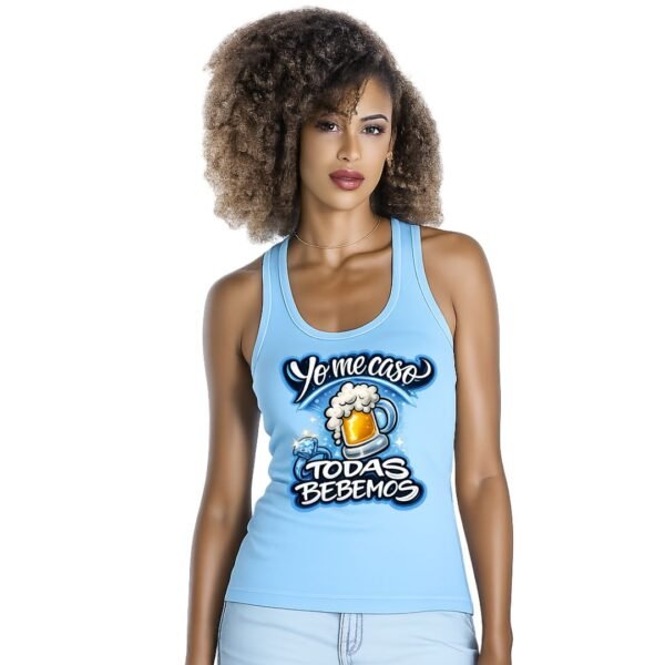 Camiseta despedida de soltera Yo me Caso Todas Bebemos color azul celeste para novia