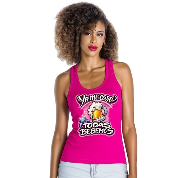 Camiseta despedida de soltera Yo me Caso Todas Bebemos color fucsia para novia