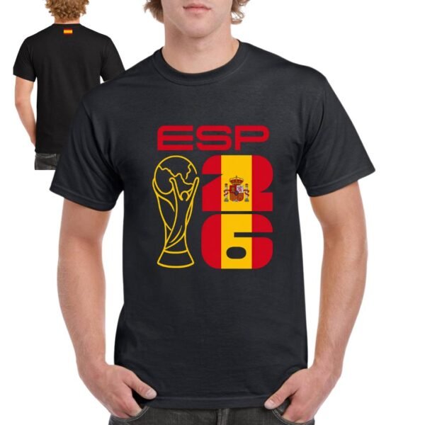 Camiseta España 2026 negra con diseño de la Copa del Mundo, bandera de España y escudo nacional. Camiseta para aficionados al Mundial de Fútbol 2026.