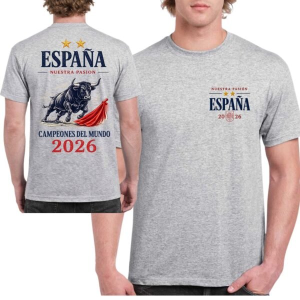 Camiseta gris España Campeones del Mundo 2026 con diseño de toro español y capote rojo, estampada por delante y detrás.