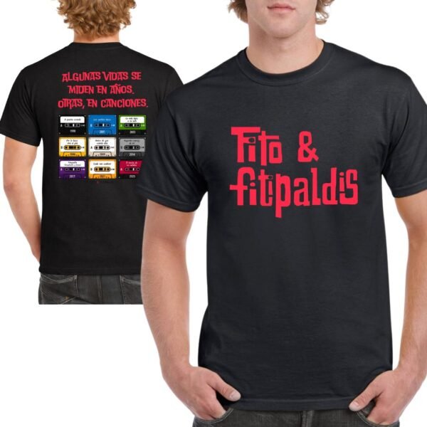 Camiseta negra de Fito & Fitipaldis con estampado rojo y diseño de discografía