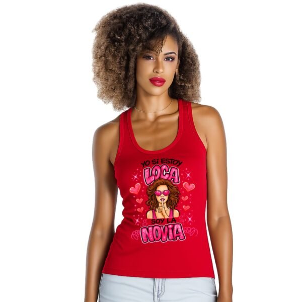 Camiseta roja personalizada para despedida de soltera de la novia con diseño divertido para celebrar con amigas.