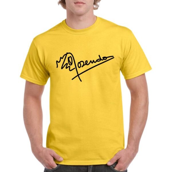 Camiseta unisex amarilla con firma de Rosendo en color negro
