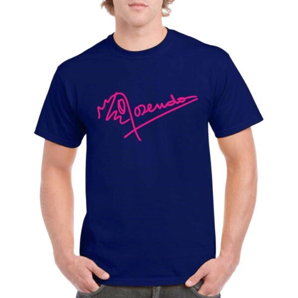 Camiseta unisex azul marino con firma de Rosendo en color fucsia
