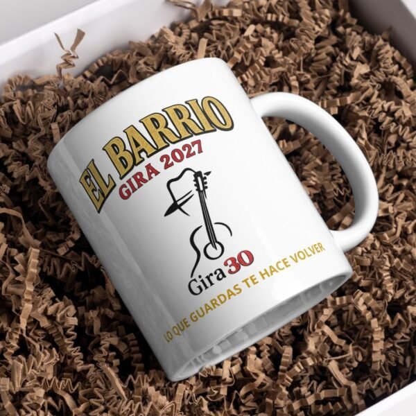 Taza El Barrio Gira 2027 presentada en caja como regalo personalizado