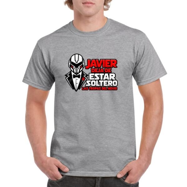 Camiseta gris para despedida de soltero con diseño Javier deja de estar soltero, Las tropas del novio